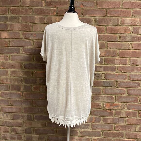 Southern Grace Taupe Adventure Awaits Camper Tunic Top Size S/M NWOT - Picture 3 of 6